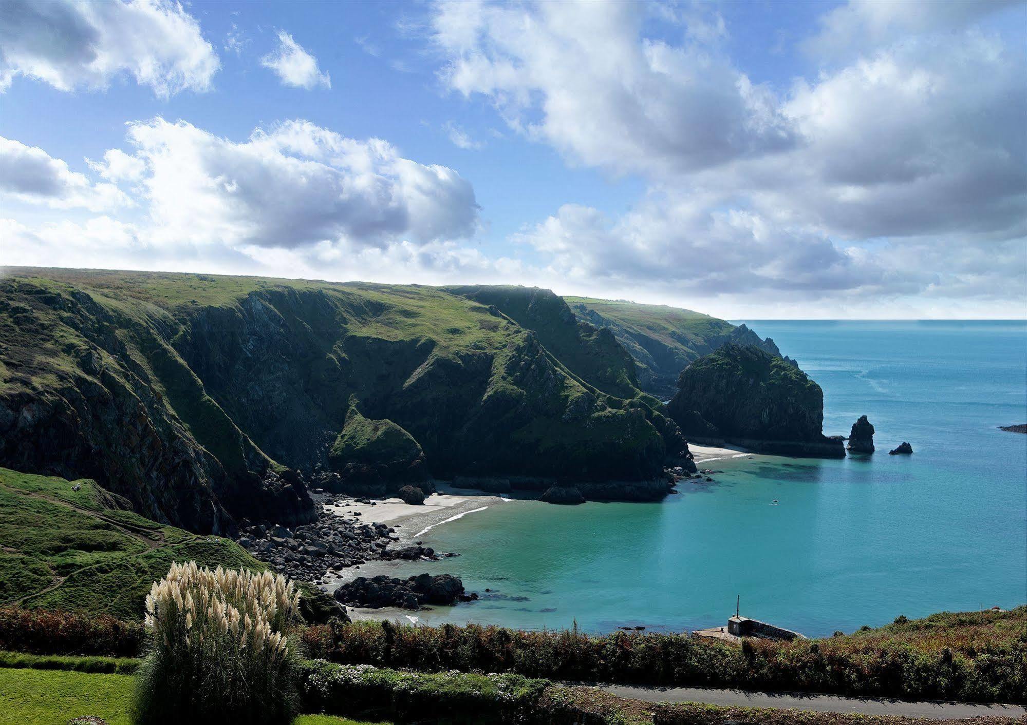 Cove & Hotel