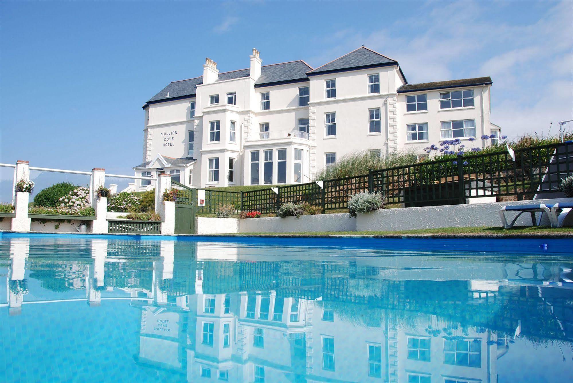 Hotel Cove & 4*