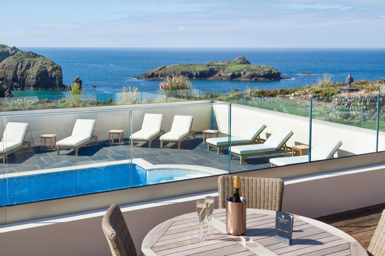 Hotel Cove & 4*